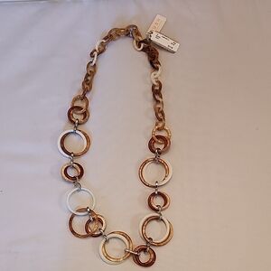 Chic Multi-Tone Necklace with Circular Links